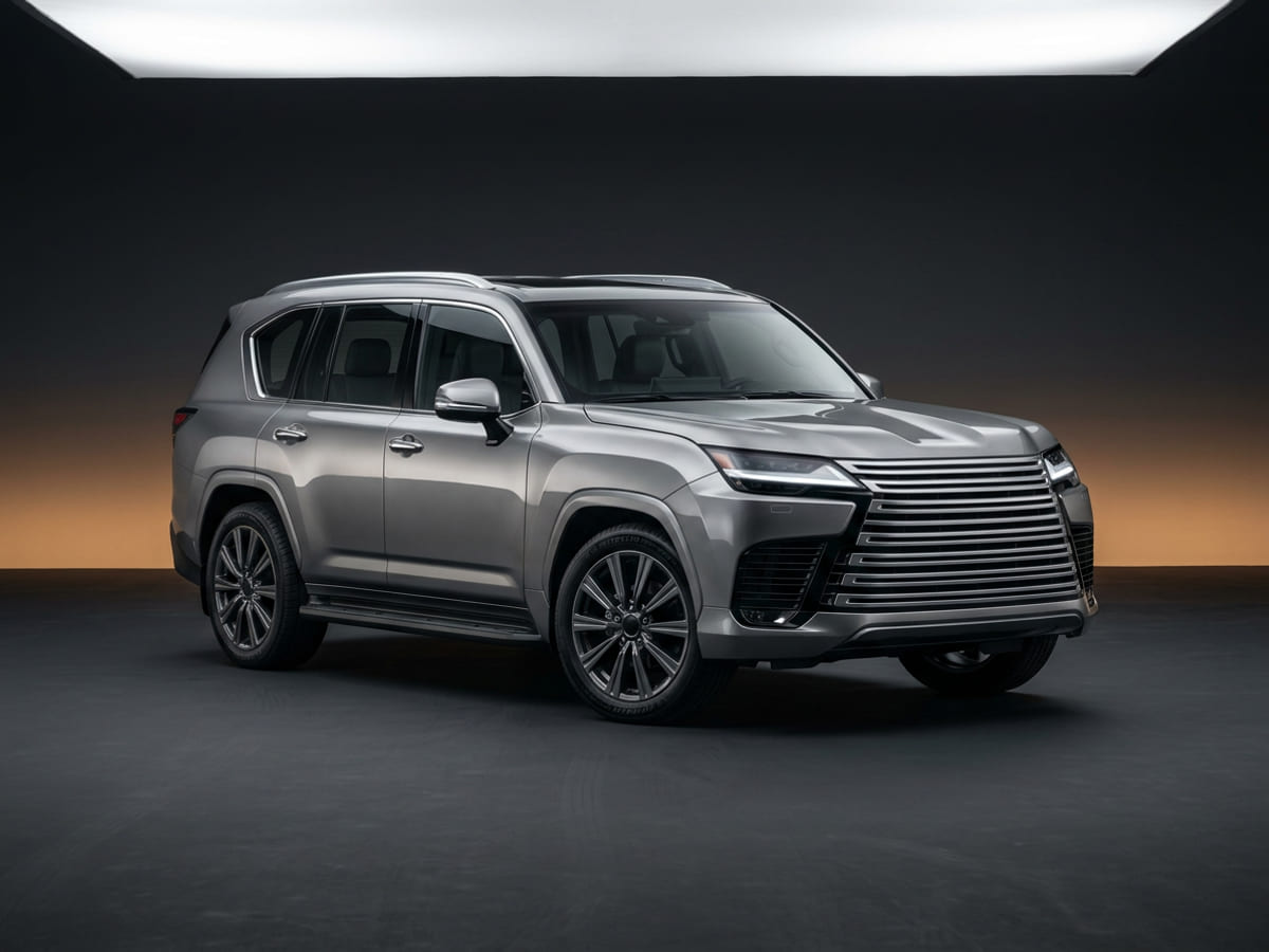 Premium SUV, front three-quarter view