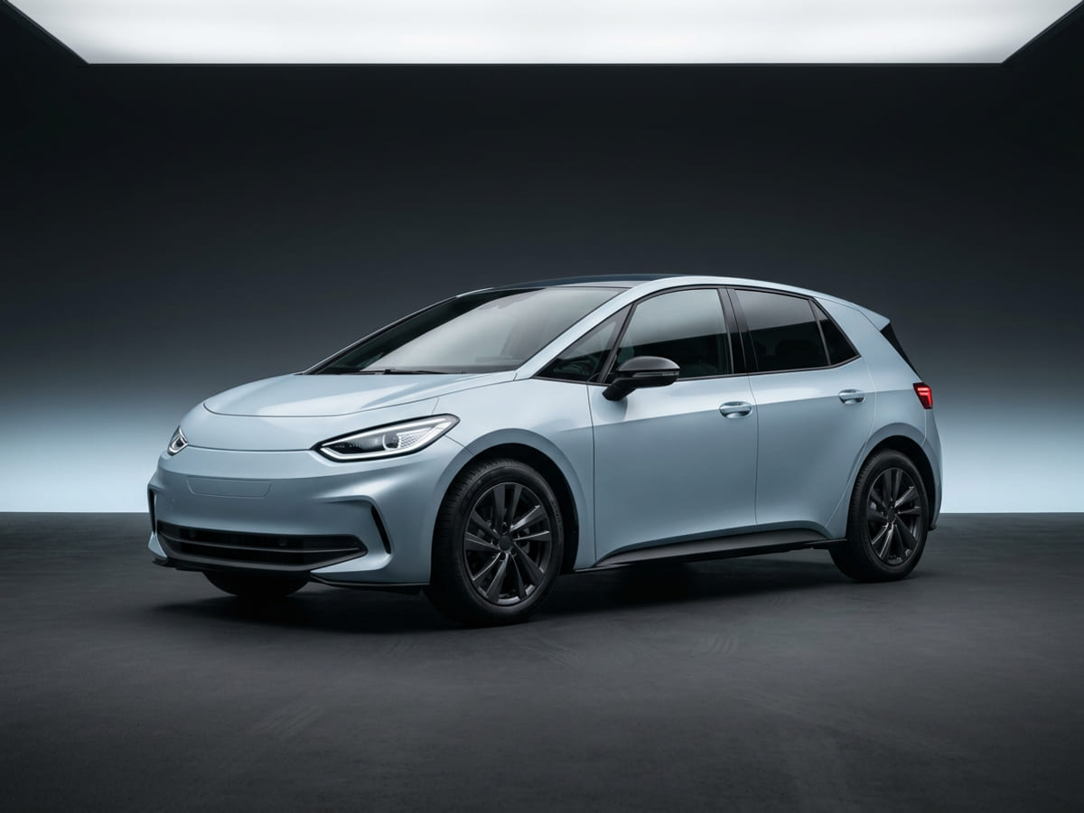 Electric hatch, front three-quarter view